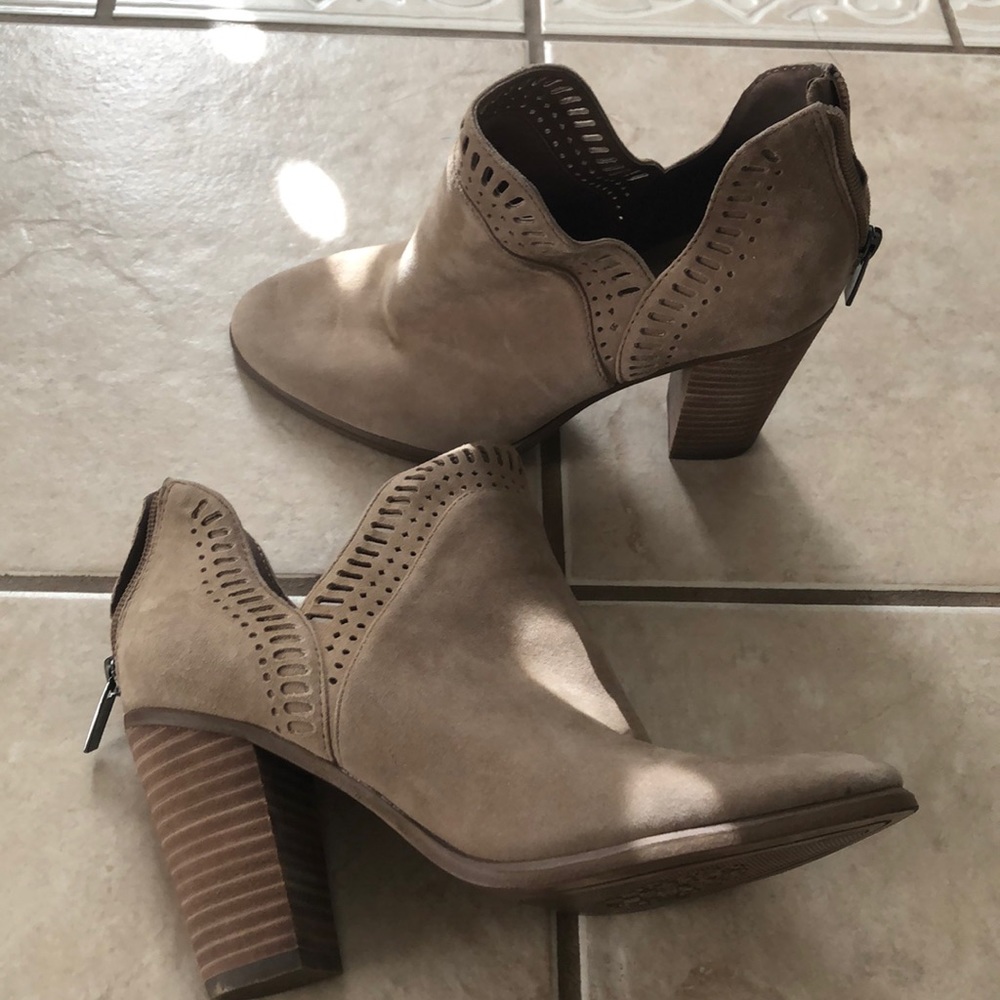 Vince Camino Fileana booties